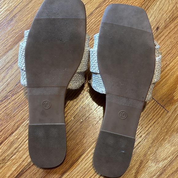 Universal Thread Tan Woven Buckle Sandals - Picture 3 of 4